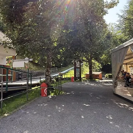 With 5 Bedrooms Σπίτι διακοπών